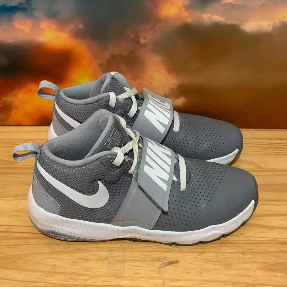 Nike TEAM HUSTLE 80 Sz 7y